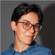 Profesora de Diseño gráfico apta para todas las edades. Edición y retoque fotográfico.